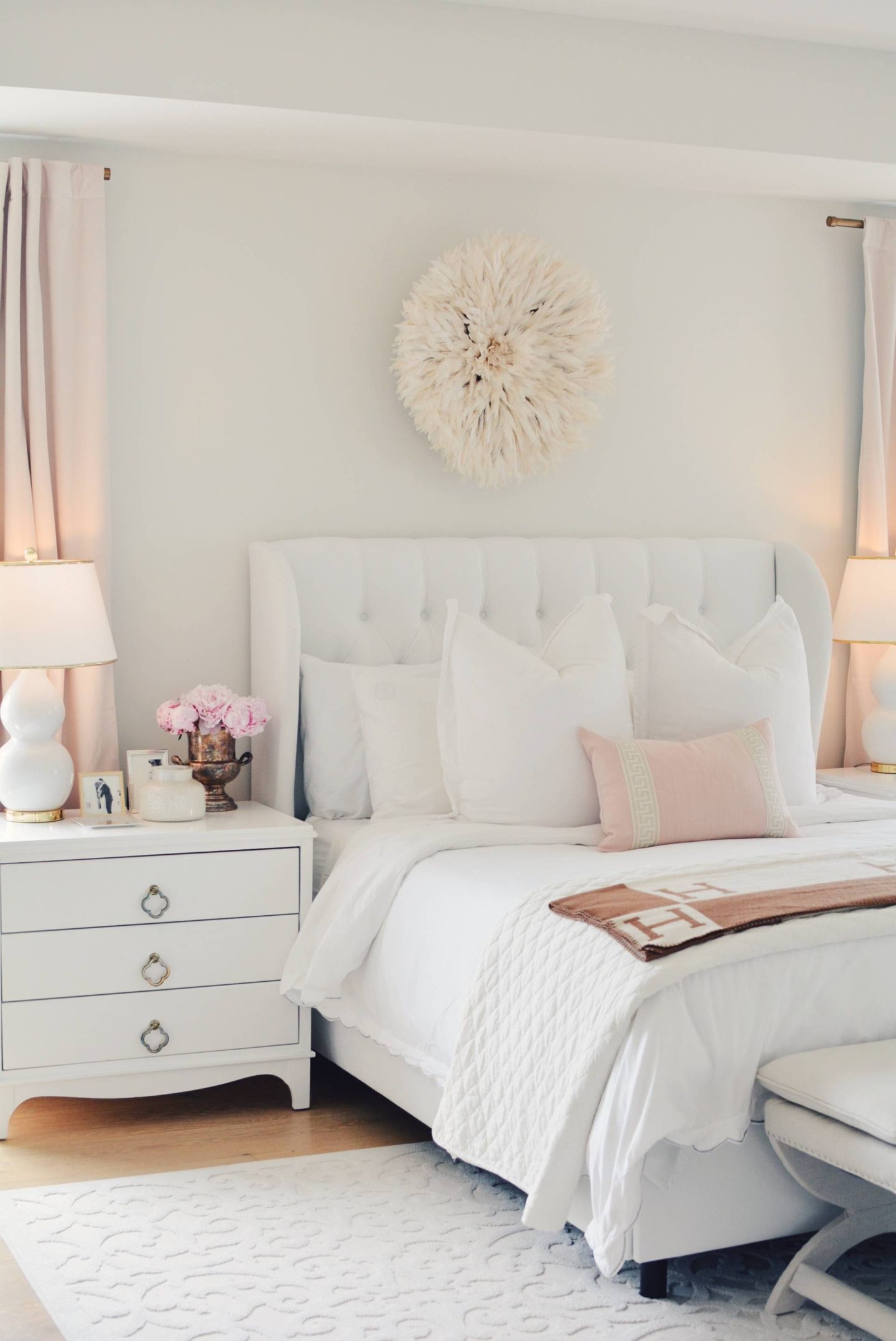 How To Make a Bed Like a Pro - Three Ways to Style Your Bed - The Pink ...