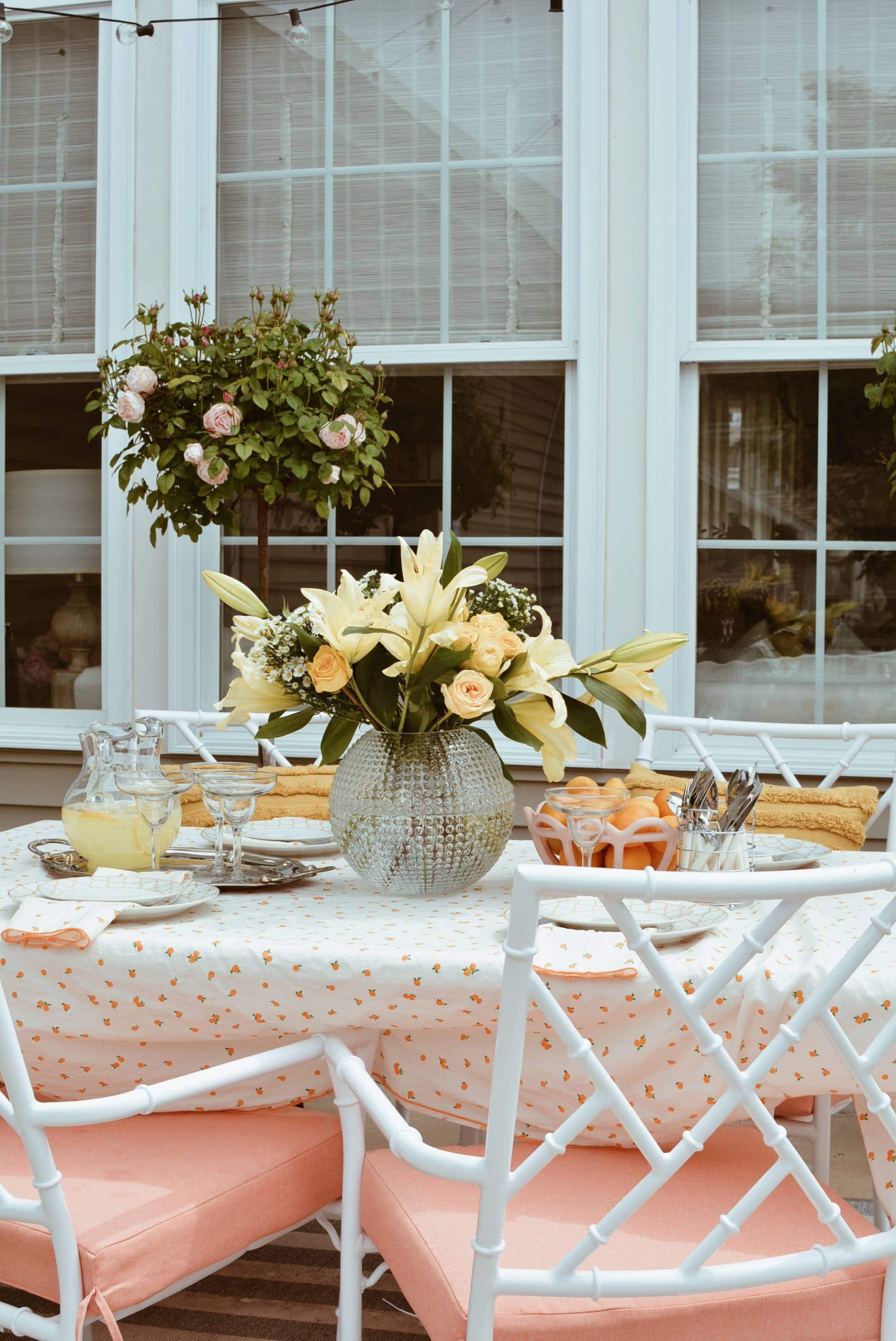 A Refreshing Summer Patio Dining Table Setting