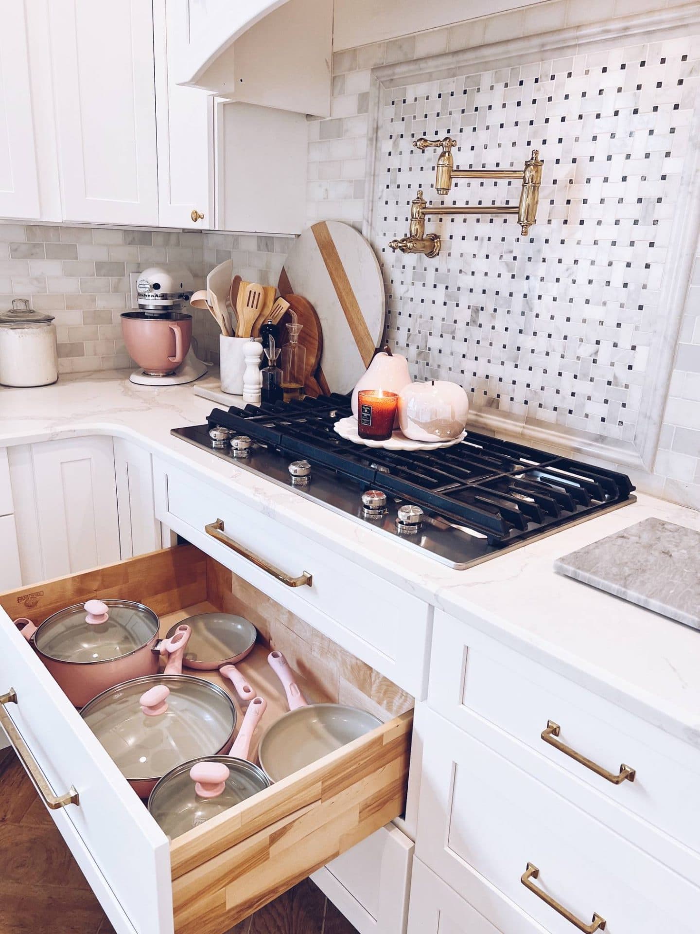 New Cookware: Pink Pots and Pans!