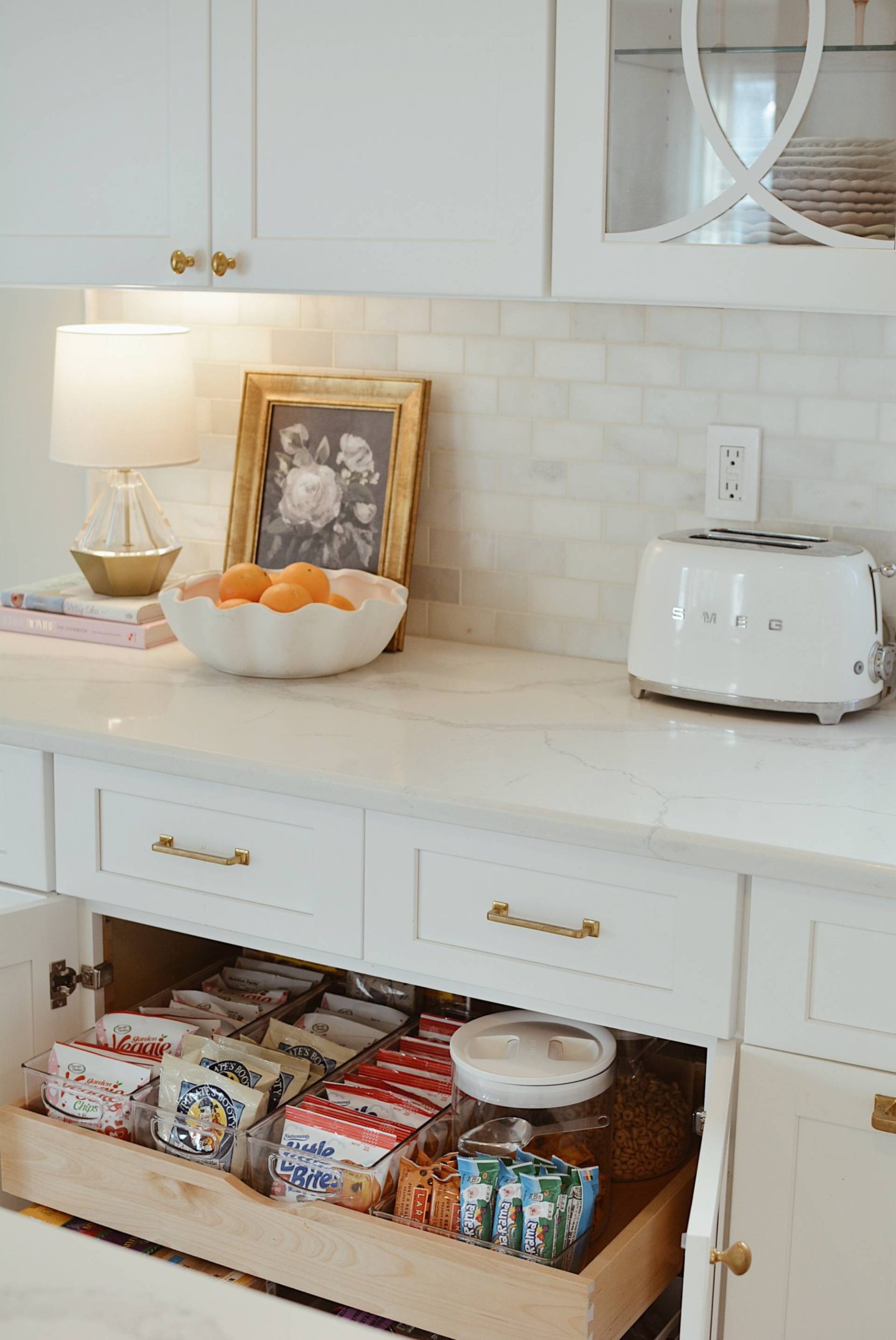 Organized kitchen/ drawer/ snacks. Snacks + gum.