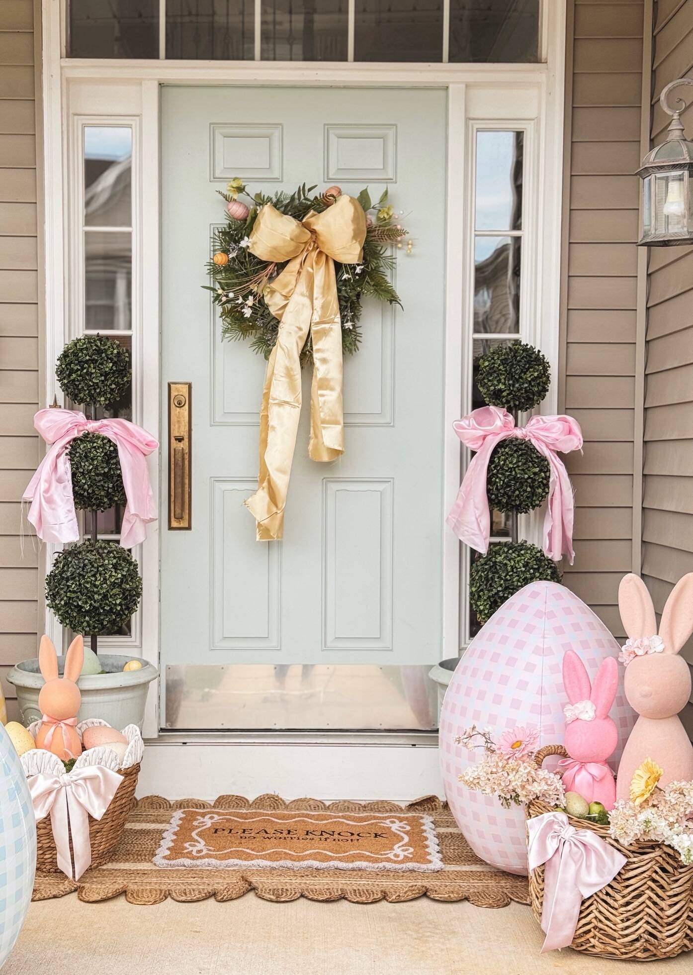 Outdoor Easter Decor Ideas to Brighten Your Front Porch This Spring